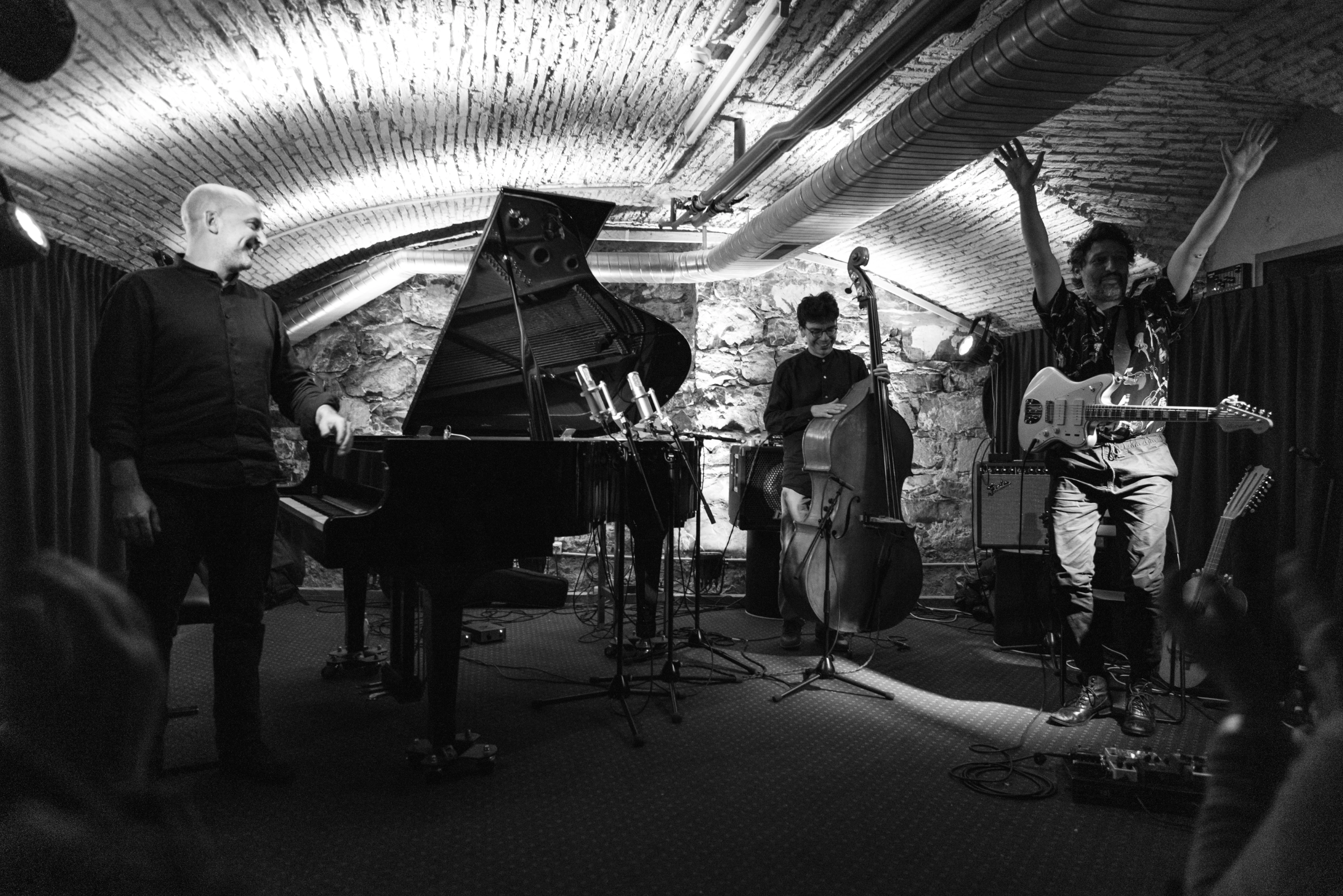 BSP trio performing live at Cave de l'AMR