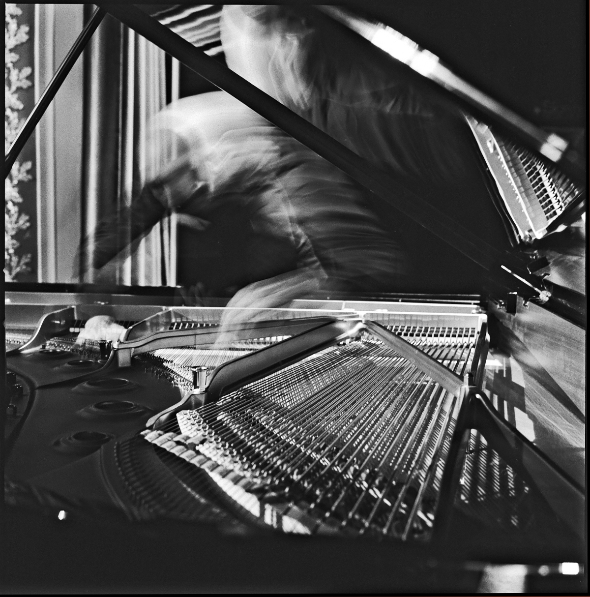 Johann Bourquenez solo live photo by Mehdi Benkler
